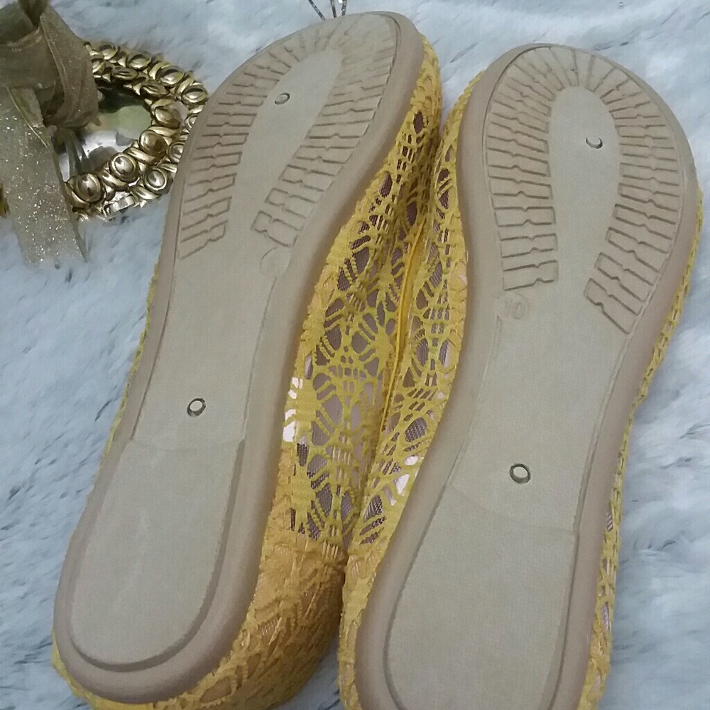 💚RESERVED💚EMBROIDERED BALLET FLATS Sz 8 & 9 - Picture 3 of 5